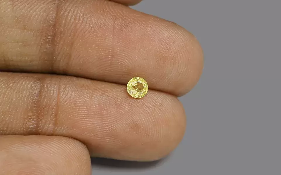 Yellow Sapphire ( 2.76 - Carats)