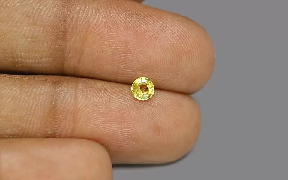 Yellow Sapphire ( 2.88 - Carats)